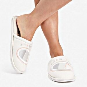 Champion ✦ White Logo Slippers ✦ Sleepover II Chalk Knit Cushioned House Shoes 9